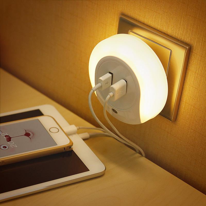 Enchufe Punto Luz LED Cálida con Sensor + 2 Puertos Carga USB > Informatica  > Accesorios USB